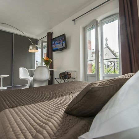 Hotel Des Capucins Le Puy-en-Velay Ruang foto
