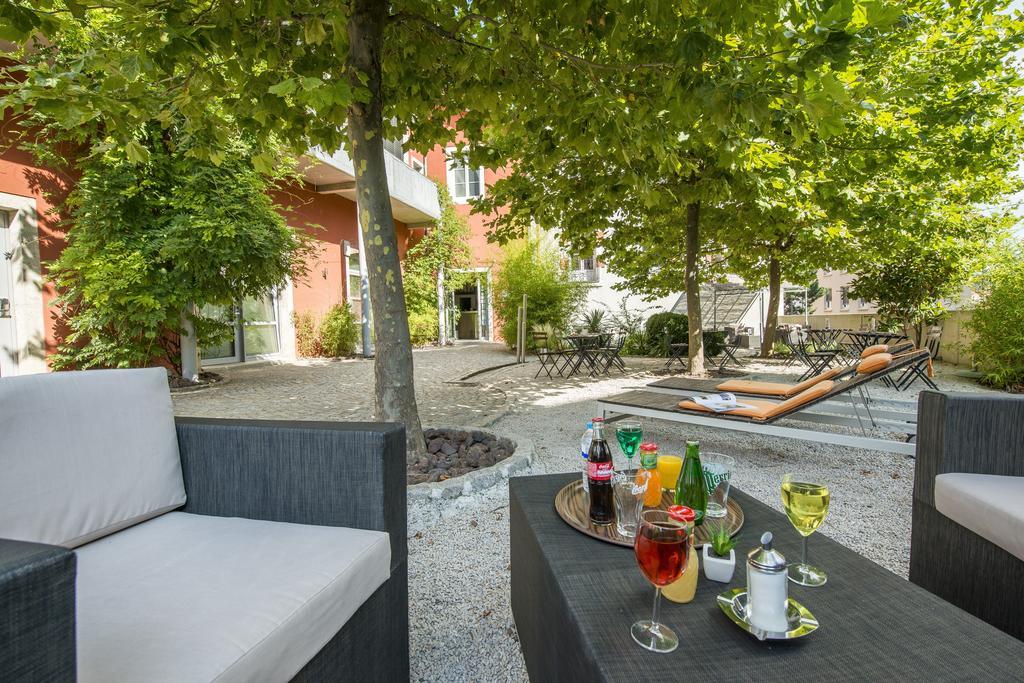 Hotel Des Capucins Le Puy-en-Velay Bagian luar foto
